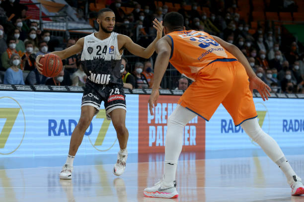 强硬突破与 强硬突破与