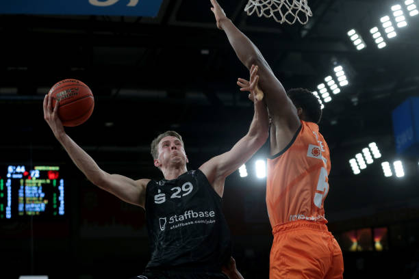 再只是被动 再只是被动