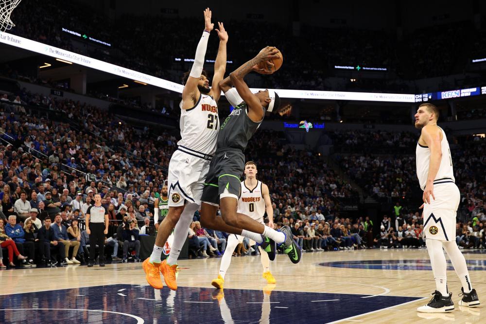 知名记者斯 知名记者斯